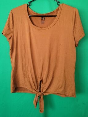 It's Our Time Women SS Tie-Front Blouse Crew Tee Burnt Orange Rust Medium Crop